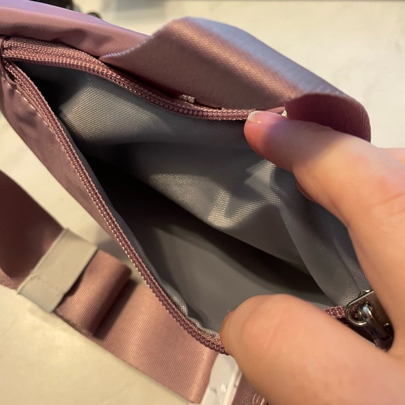 Adidas waist bag / Fanny pack - Picture 4 of 6